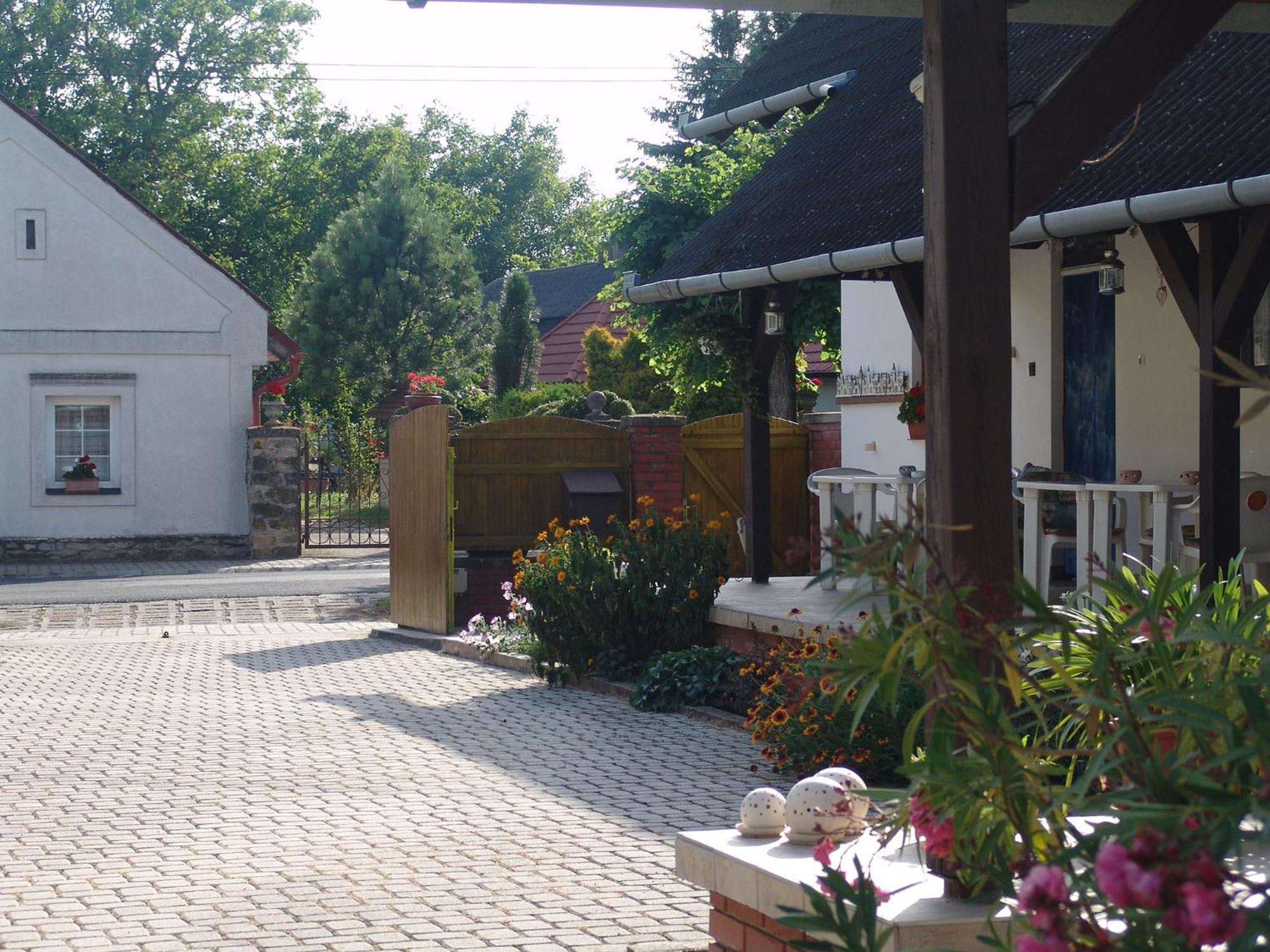 Eifert Ház Acomodação com café da manhã Balatongyörök Exterior foto