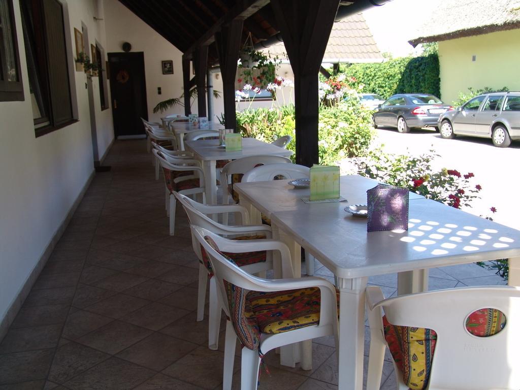 Eifert Ház Acomodação com café da manhã Balatongyörök Quarto foto