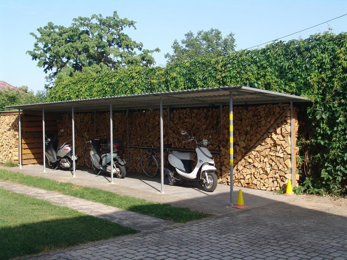 Eifert Ház Acomodação com café da manhã Balatongyörök Exterior foto